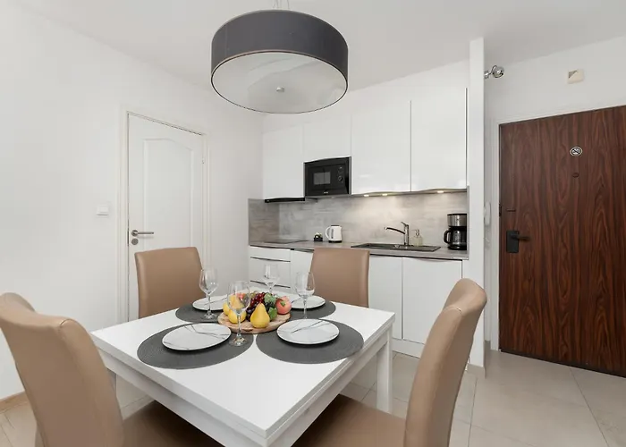 Port - Obroncow Westerplatte By Solarento